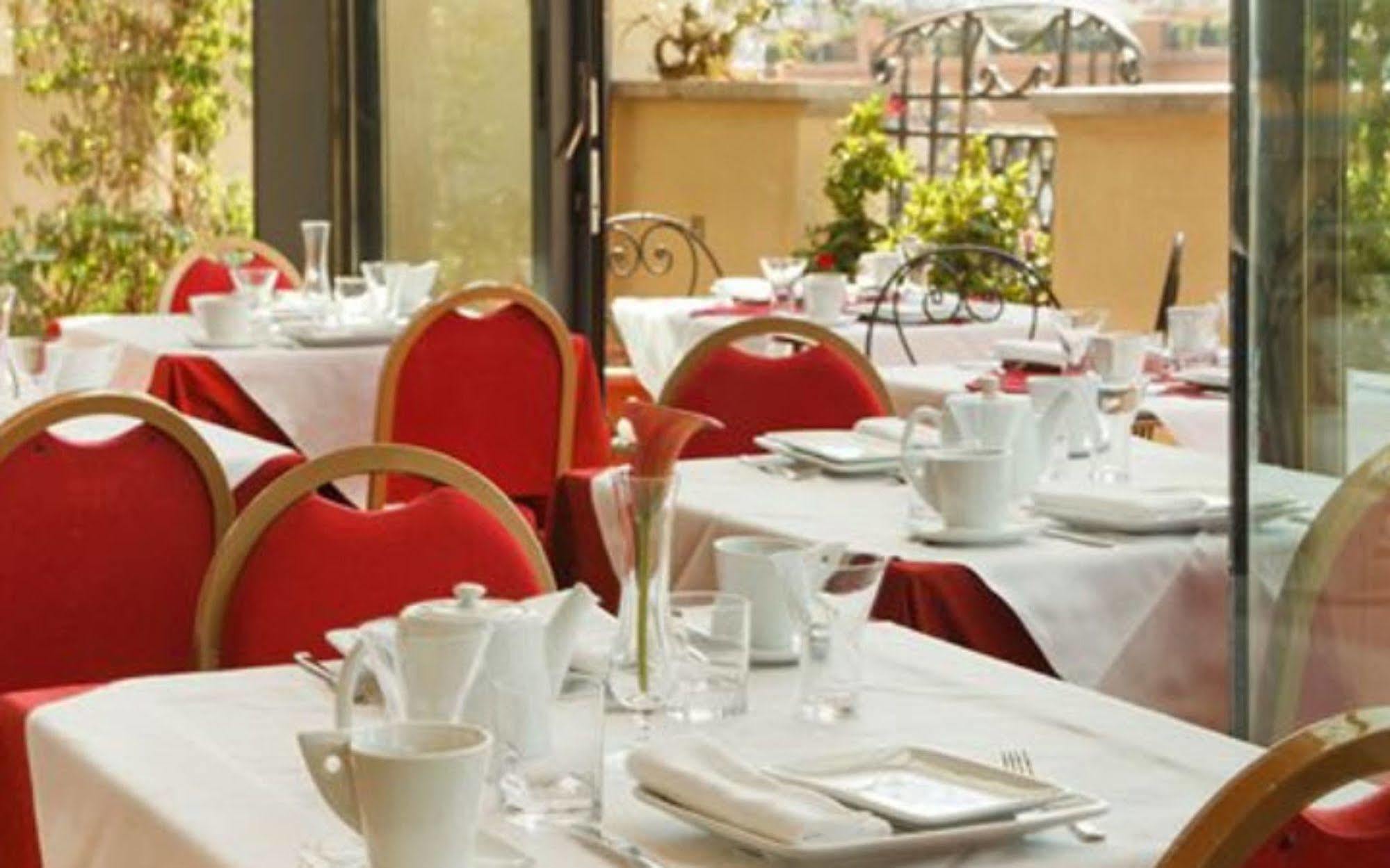 Smart Hotel Pincio Rome Bagian luar foto