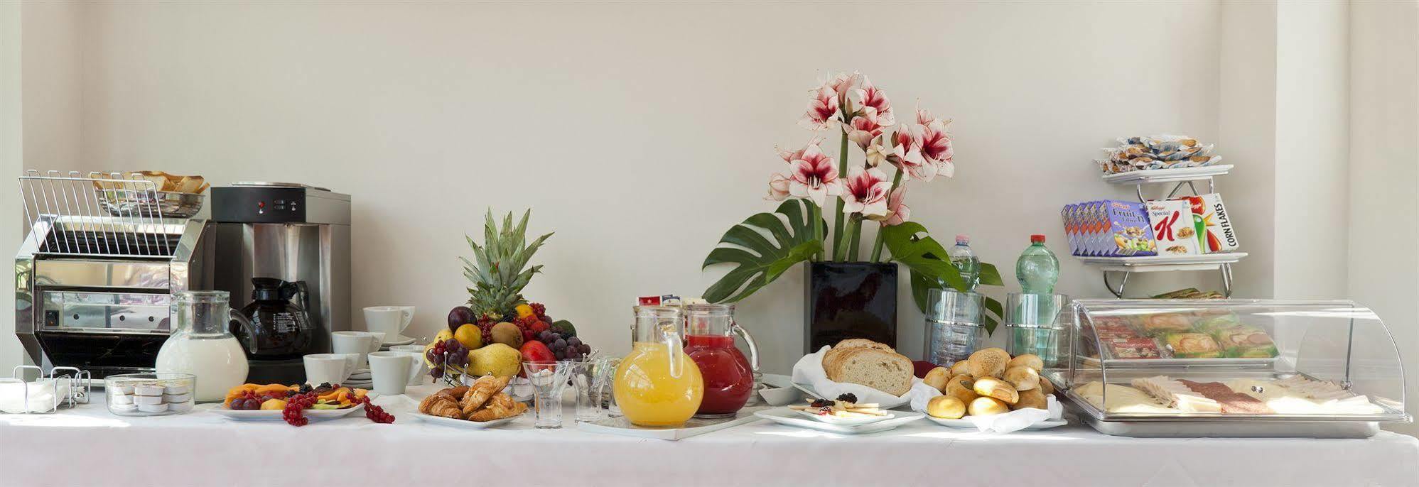 Smart Hotel Pincio Rome Bagian luar foto
